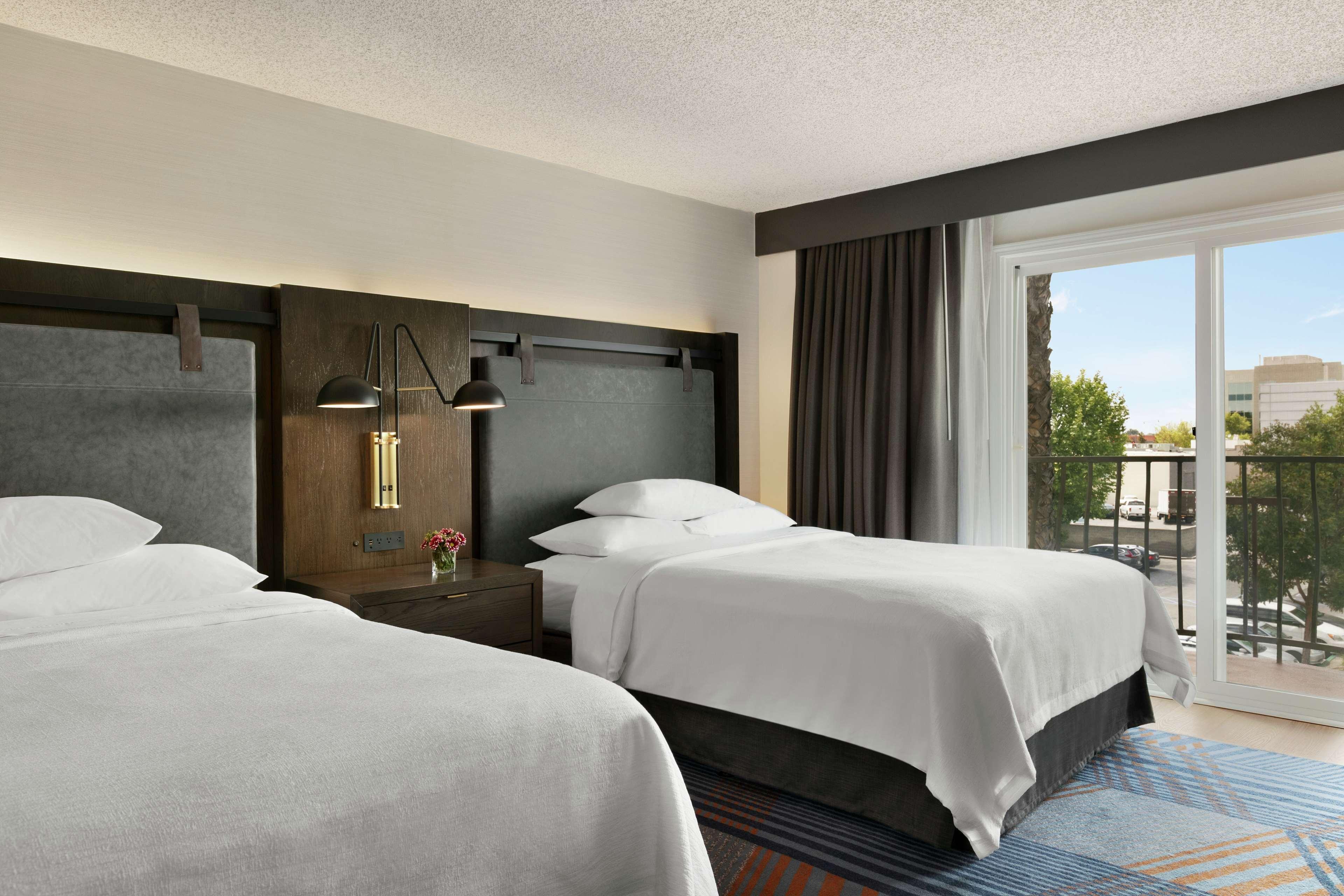 Embassy Suites By Hilton Los Angeles Downey Εξωτερικό φωτογραφία