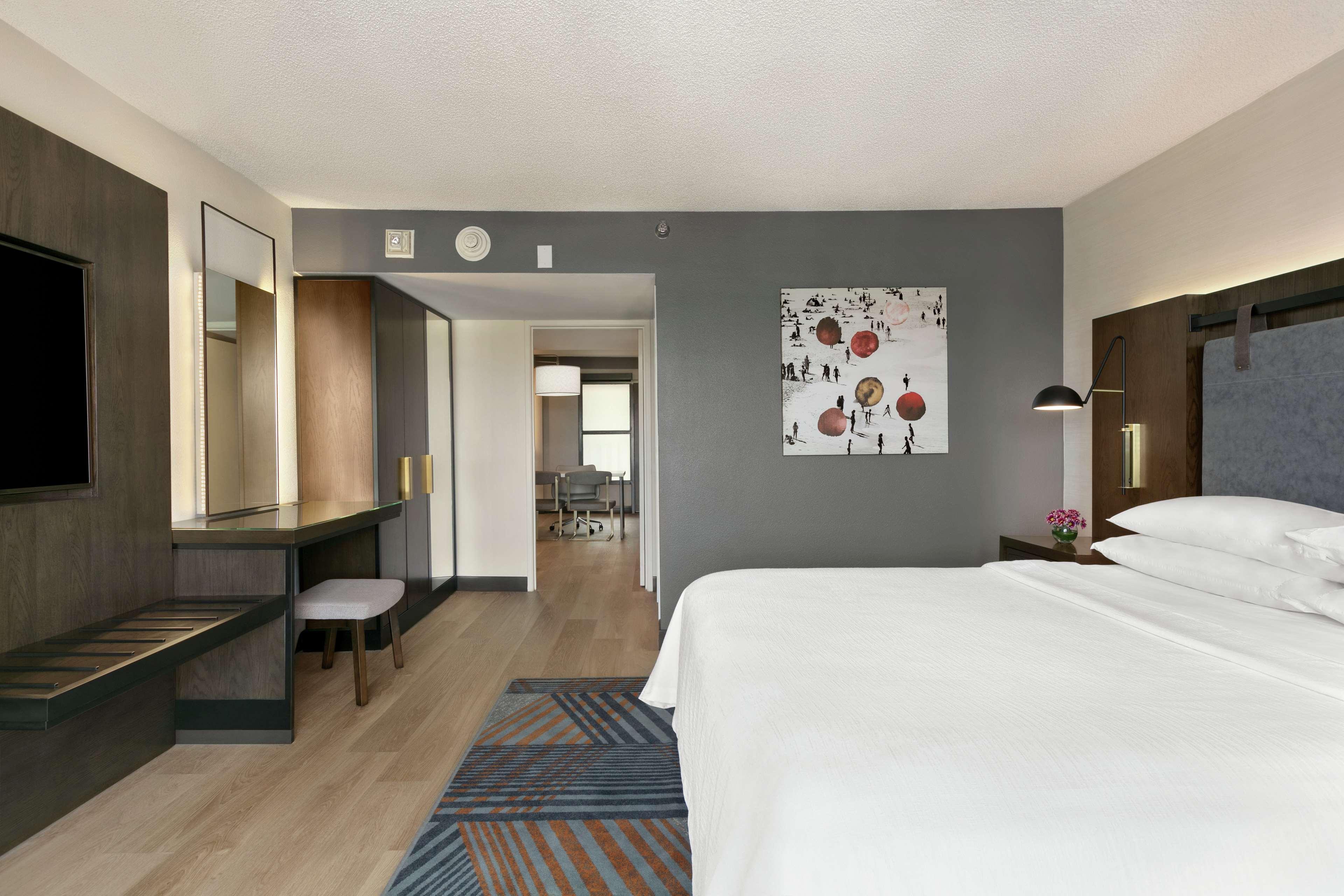 Embassy Suites By Hilton Los Angeles Downey Εξωτερικό φωτογραφία