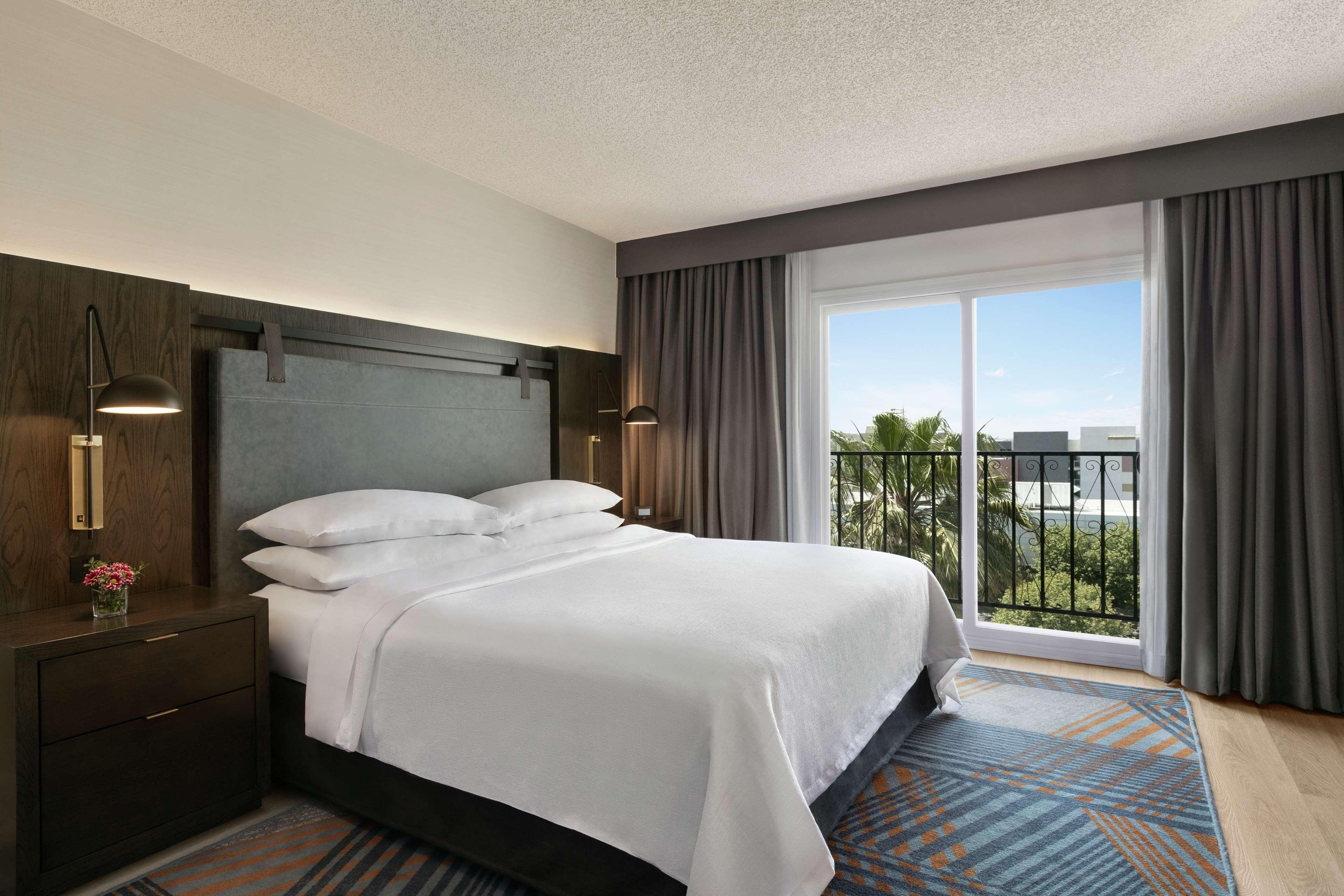 Embassy Suites By Hilton Los Angeles Downey Εξωτερικό φωτογραφία