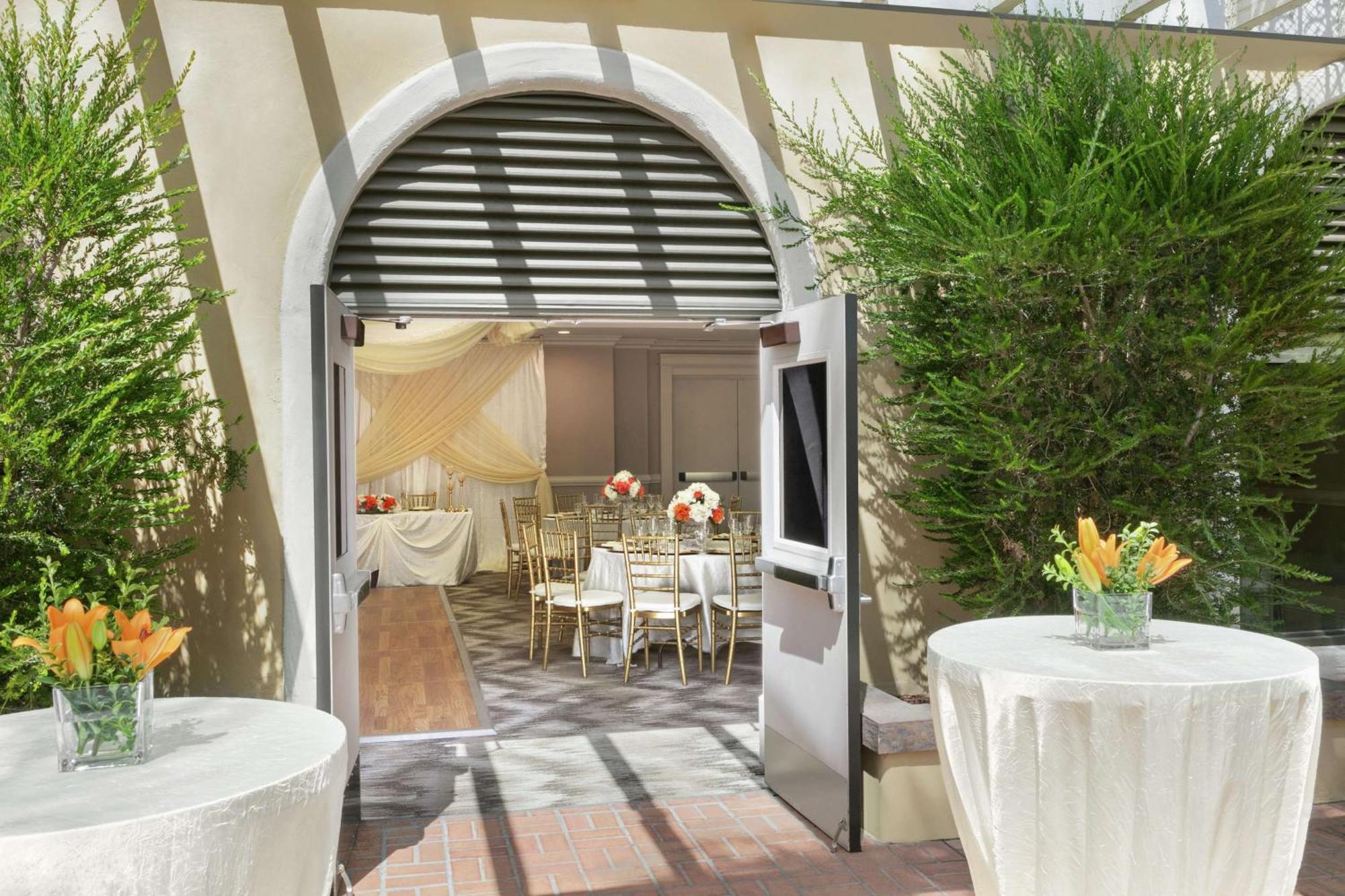 Embassy Suites By Hilton Los Angeles Downey Εξωτερικό φωτογραφία