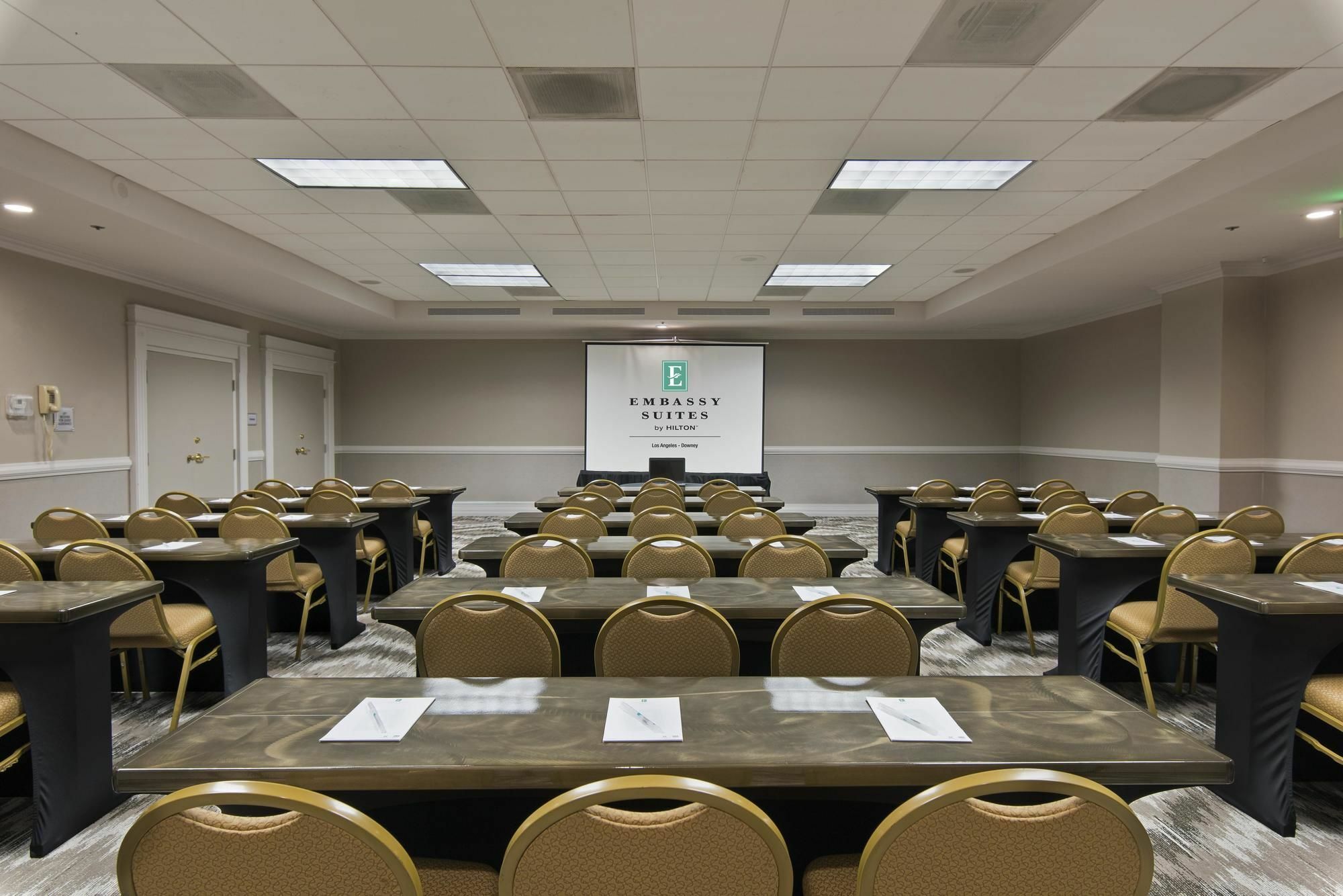 Embassy Suites By Hilton Los Angeles Downey Εξωτερικό φωτογραφία