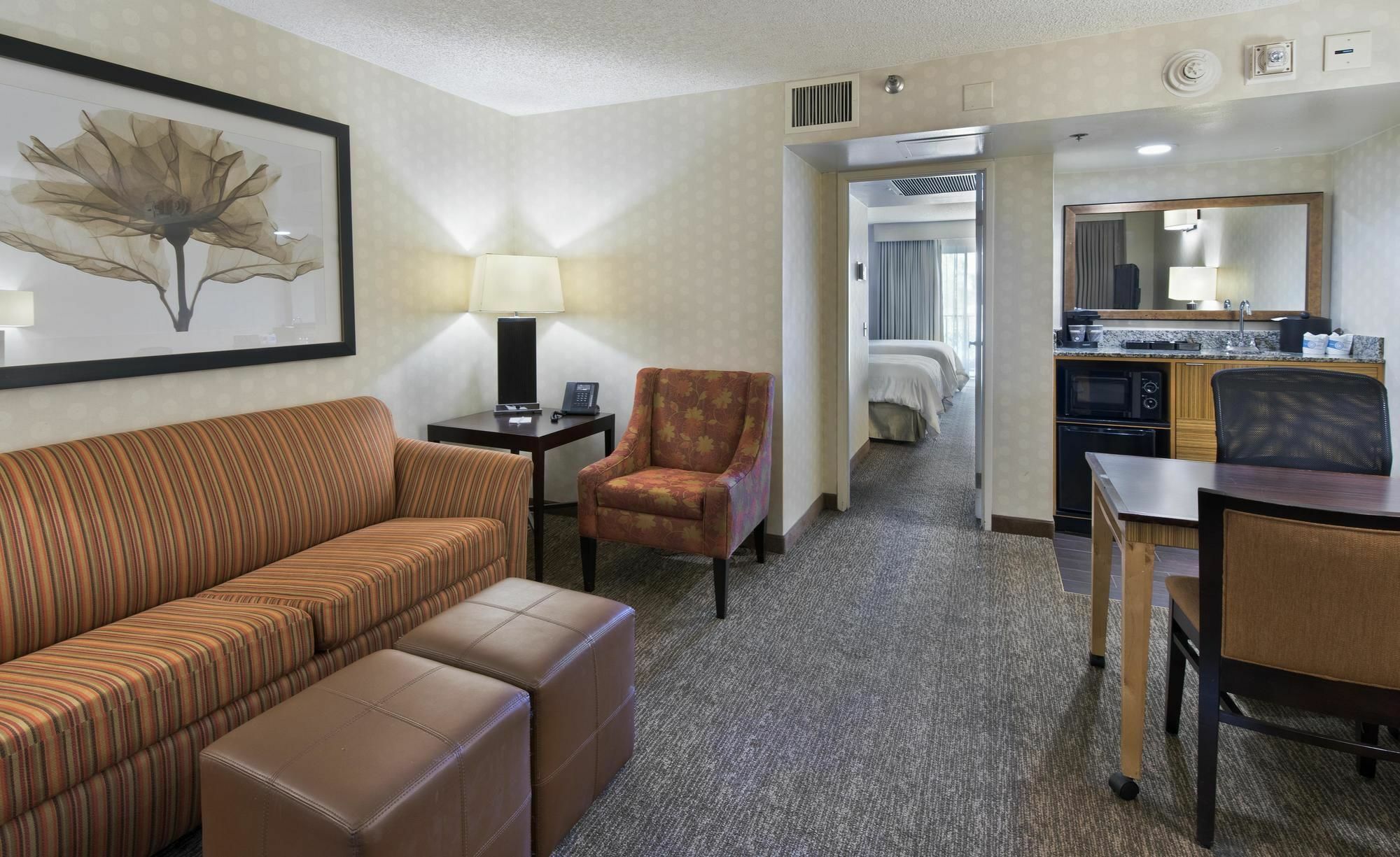Embassy Suites By Hilton Los Angeles Downey Εξωτερικό φωτογραφία